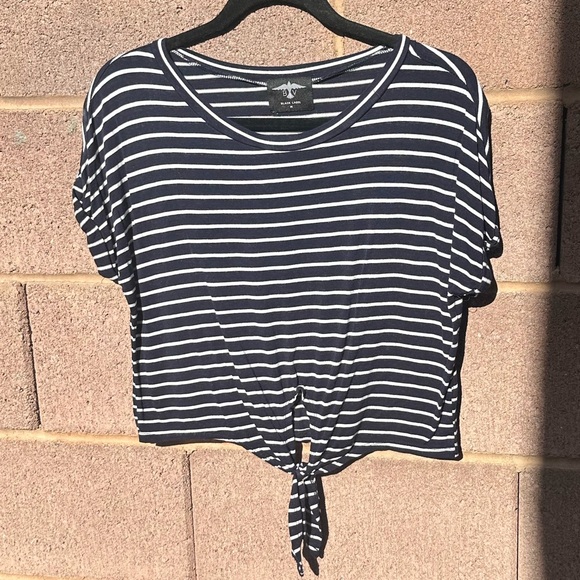 Women’s casual summer fun tops crochet HM size SP, stripe M tie top, LS crop top - Picture 8 of 15